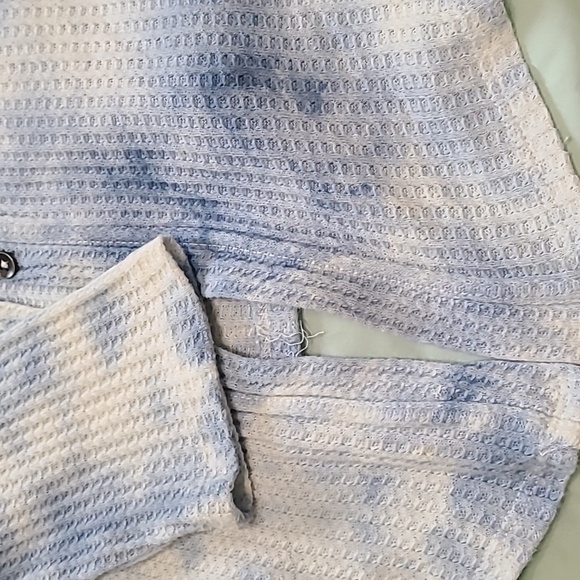 Lightweight tie-dye Thermal,  $4 if bundled - Picture 2 of 10